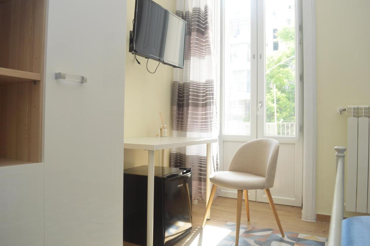 Duke'S Rooms Taranto Bagian luar foto